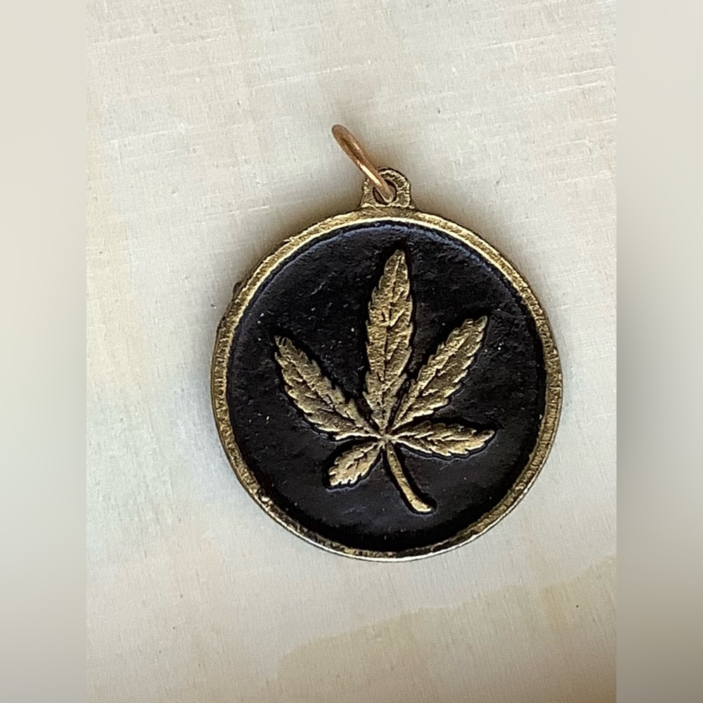 NEW Cannabis leaf charm pendant medallion unisex